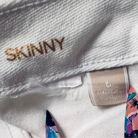 Michael Kors White Stretch Ankle Jeans - Picture 9 of 9